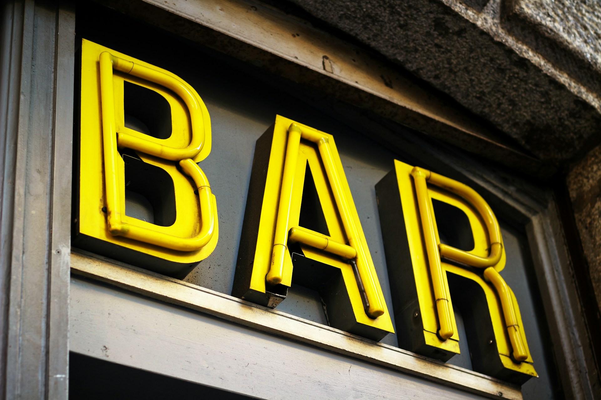 A Night in the Lobby: Discovering PlayJonny’s Live Slots and Favourites